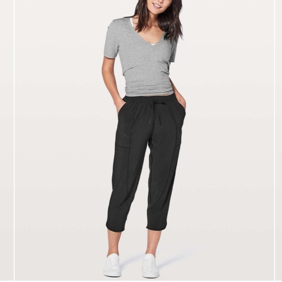 ❤️ Lululemon Final Play Crop Pant *23" in Black B22 - Picture 2 of 13